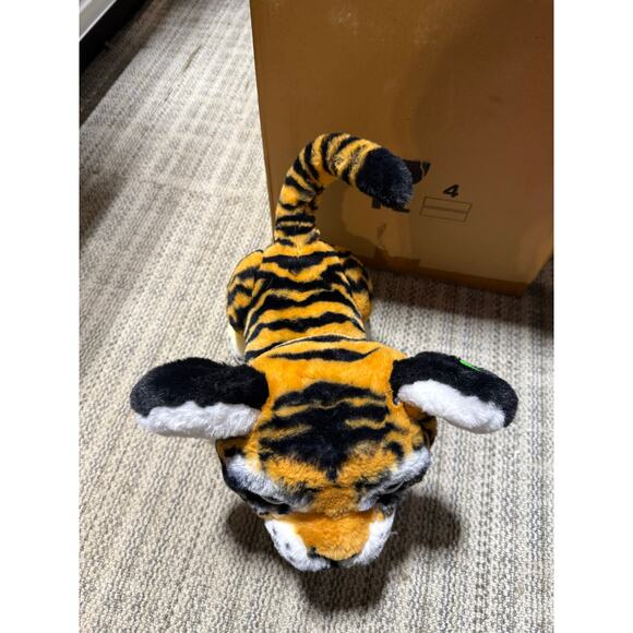 Hasbro Furreal RoarinTyler Tiger Animatronic Plush - Picture 4 of 7
